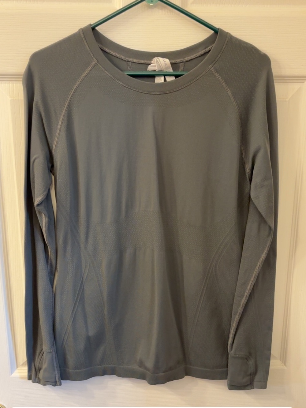 Athleta women’s Slate Gray Long Sleeve Performance Top